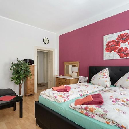 Ferienwohnung Residenz Bis 6 Gaeste , Ferienwohnung Dresden Bis 4 Gaeste, Ferienwohnung Elbflorenz Bis 2 Gaeste エクステリア 写真
