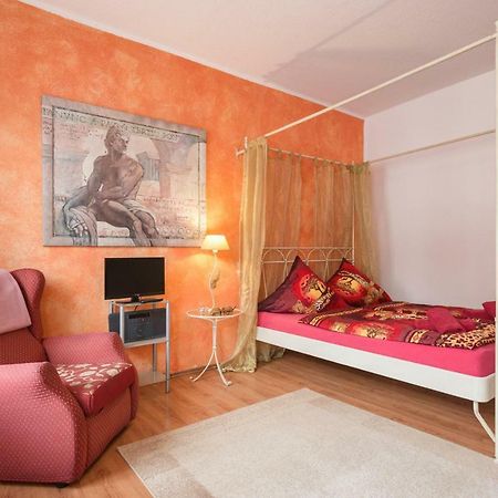 Ferienwohnung Residenz Bis 6 Gaeste , Ferienwohnung Dresden Bis 4 Gaeste, Ferienwohnung Elbflorenz Bis 2 Gaeste エクステリア 写真