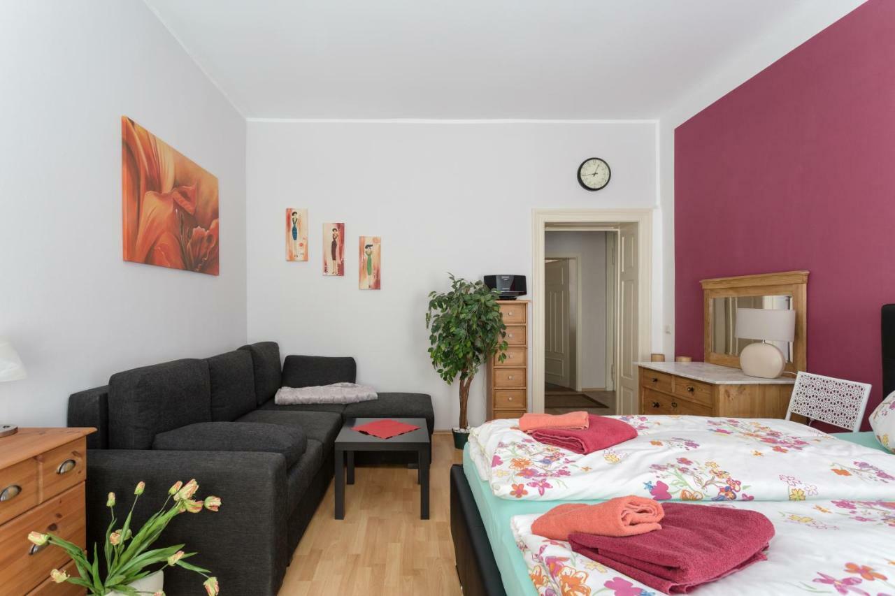 Ferienwohnung Residenz Bis 6 Gaeste , Ferienwohnung Dresden Bis 4 Gaeste, Ferienwohnung Elbflorenz Bis 2 Gaeste エクステリア 写真