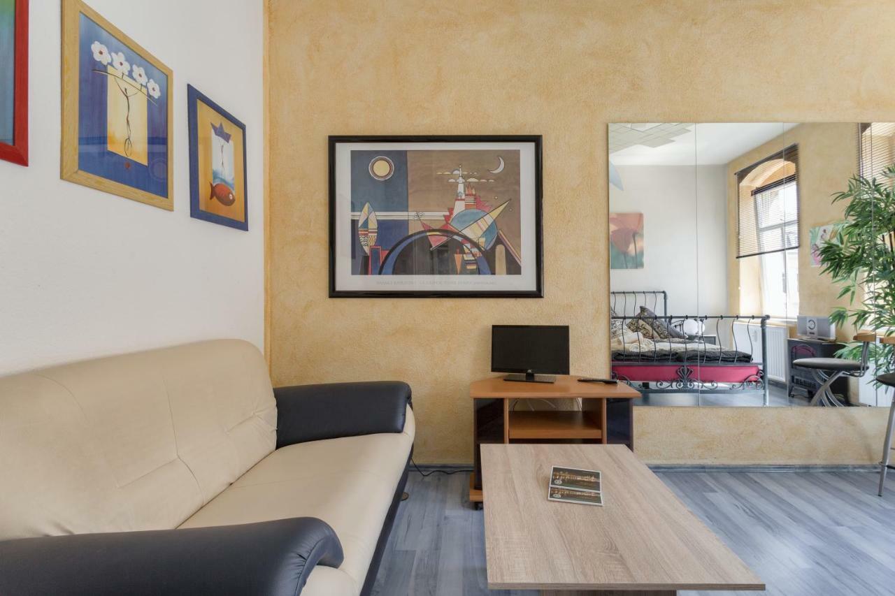 Ferienwohnung Residenz Bis 6 Gaeste , Ferienwohnung Dresden Bis 4 Gaeste, Ferienwohnung Elbflorenz Bis 2 Gaeste エクステリア 写真