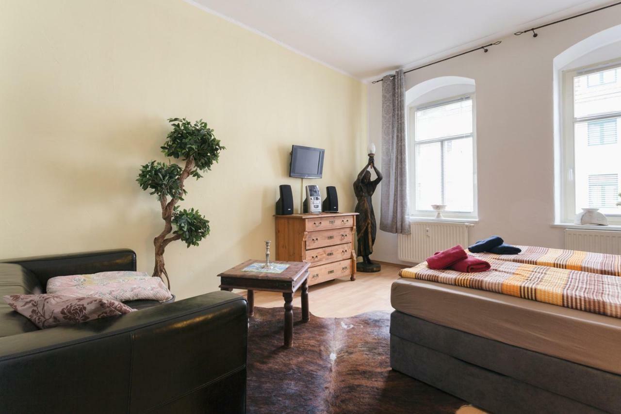 Ferienwohnung Residenz Bis 6 Gaeste , Ferienwohnung Dresden Bis 4 Gaeste, Ferienwohnung Elbflorenz Bis 2 Gaeste エクステリア 写真