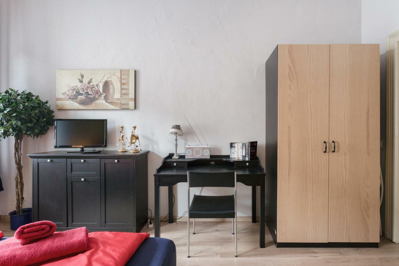 Ferienwohnung Residenz Bis 6 Gaeste , Ferienwohnung Dresden Bis 4 Gaeste, Ferienwohnung Elbflorenz Bis 2 Gaeste エクステリア 写真