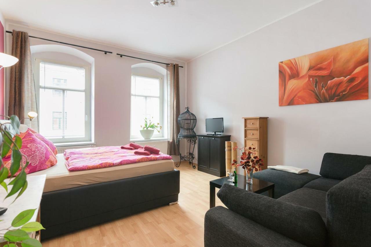 Ferienwohnung Residenz Bis 6 Gaeste , Ferienwohnung Dresden Bis 4 Gaeste, Ferienwohnung Elbflorenz Bis 2 Gaeste エクステリア 写真