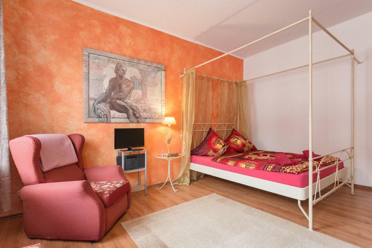 Ferienwohnung Residenz Bis 6 Gaeste , Ferienwohnung Dresden Bis 4 Gaeste, Ferienwohnung Elbflorenz Bis 2 Gaeste エクステリア 写真