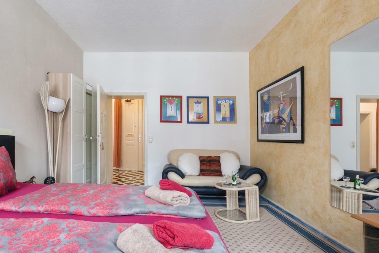 Ferienwohnung Residenz Bis 6 Gaeste , Ferienwohnung Dresden Bis 4 Gaeste, Ferienwohnung Elbflorenz Bis 2 Gaeste エクステリア 写真
