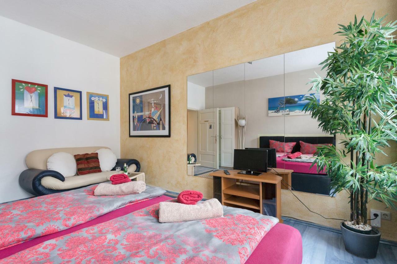 Ferienwohnung Residenz Bis 6 Gaeste , Ferienwohnung Dresden Bis 4 Gaeste, Ferienwohnung Elbflorenz Bis 2 Gaeste エクステリア 写真