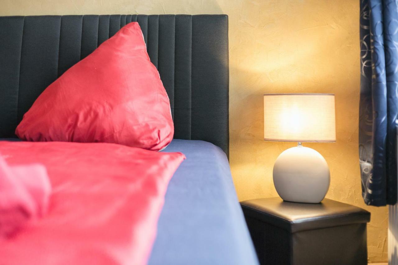 Ferienwohnung Residenz Bis 6 Gaeste , Ferienwohnung Dresden Bis 4 Gaeste, Ferienwohnung Elbflorenz Bis 2 Gaeste エクステリア 写真