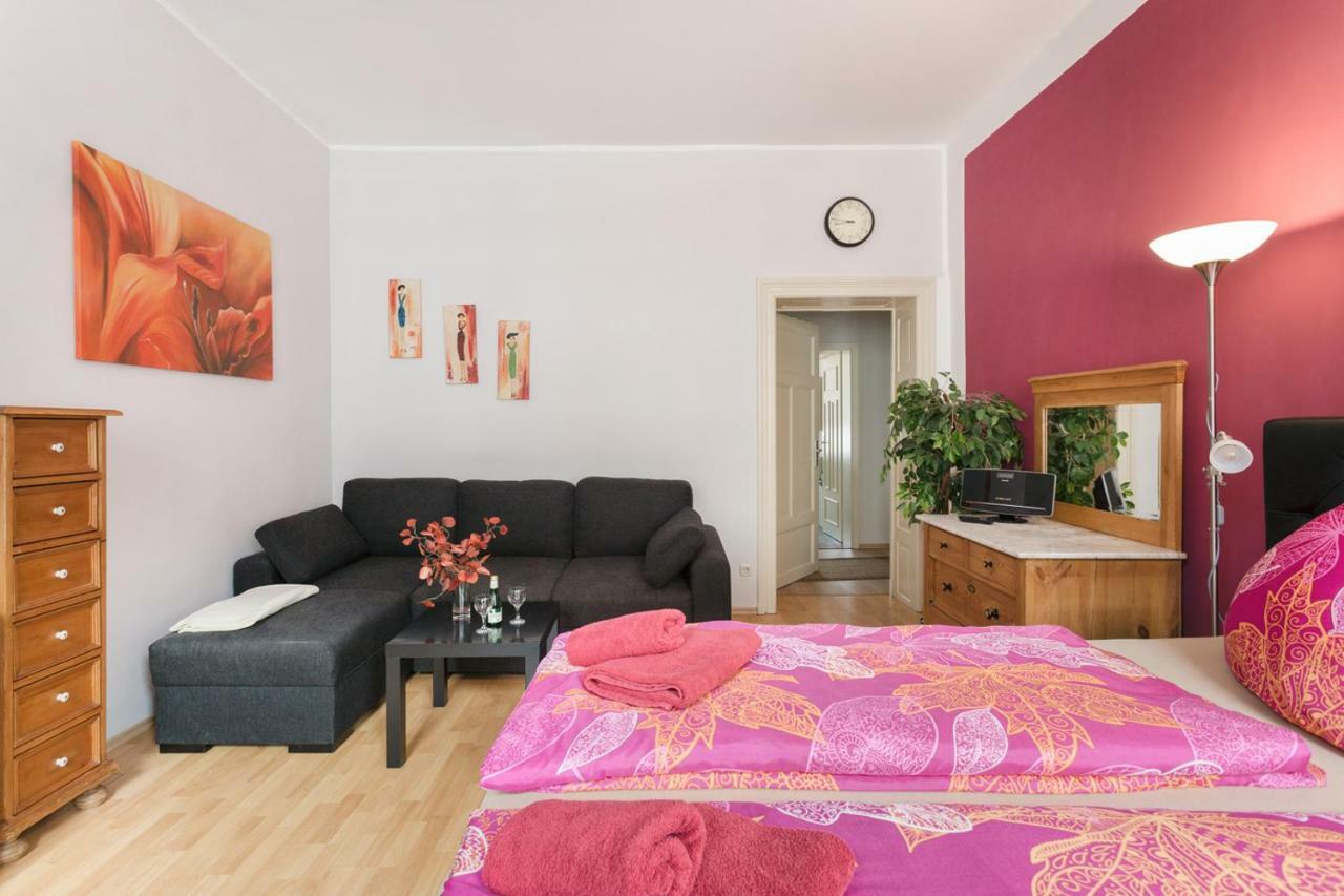Ferienwohnung Residenz Bis 6 Gaeste , Ferienwohnung Dresden Bis 4 Gaeste, Ferienwohnung Elbflorenz Bis 2 Gaeste エクステリア 写真