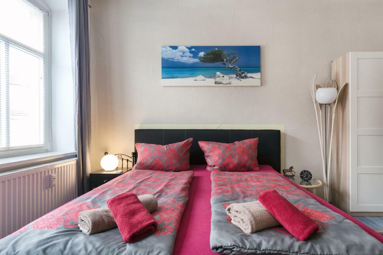 Ferienwohnung Residenz Bis 6 Gaeste , Ferienwohnung Dresden Bis 4 Gaeste, Ferienwohnung Elbflorenz Bis 2 Gaeste エクステリア 写真