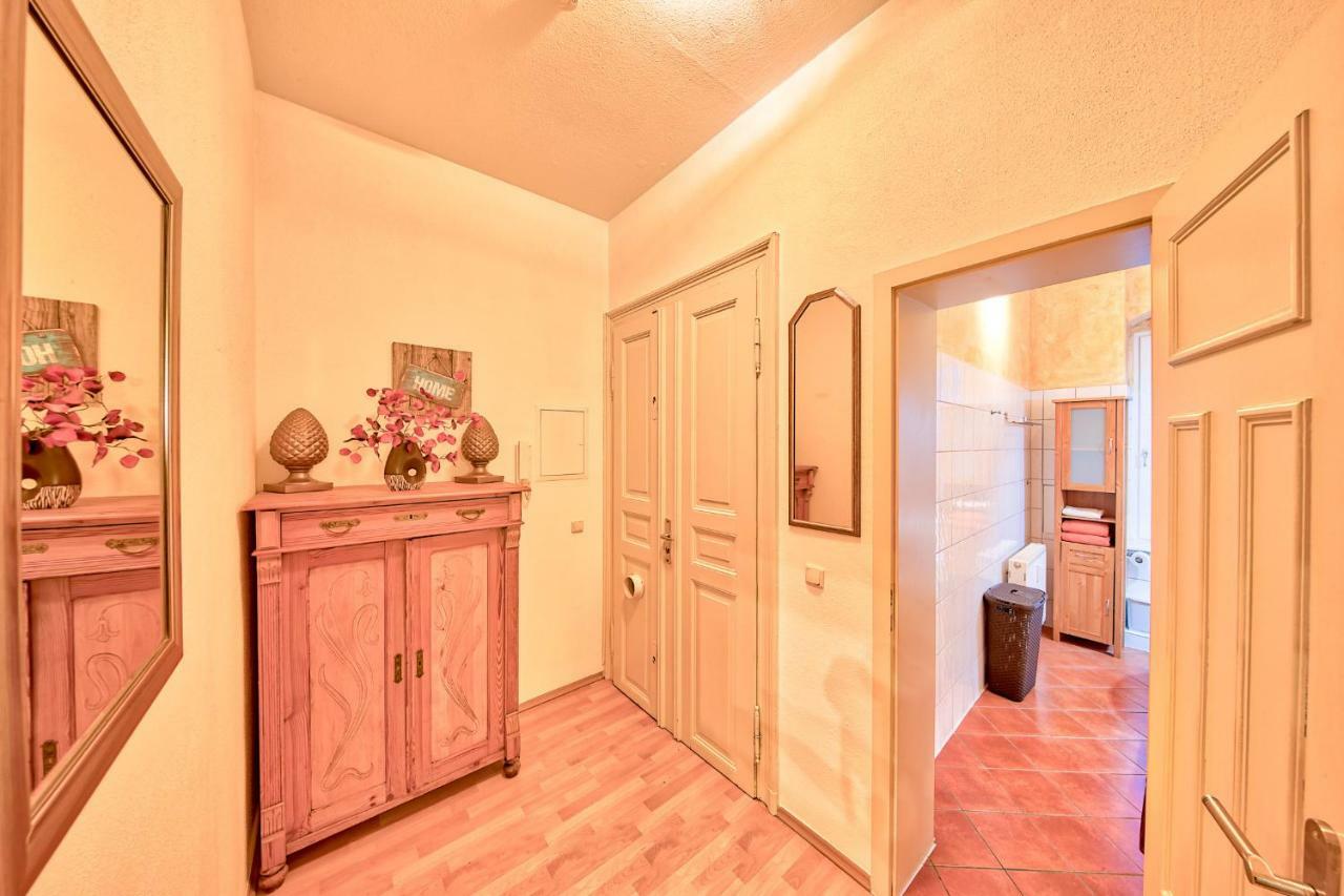 Ferienwohnung Residenz Bis 6 Gaeste , Ferienwohnung Dresden Bis 4 Gaeste, Ferienwohnung Elbflorenz Bis 2 Gaeste エクステリア 写真