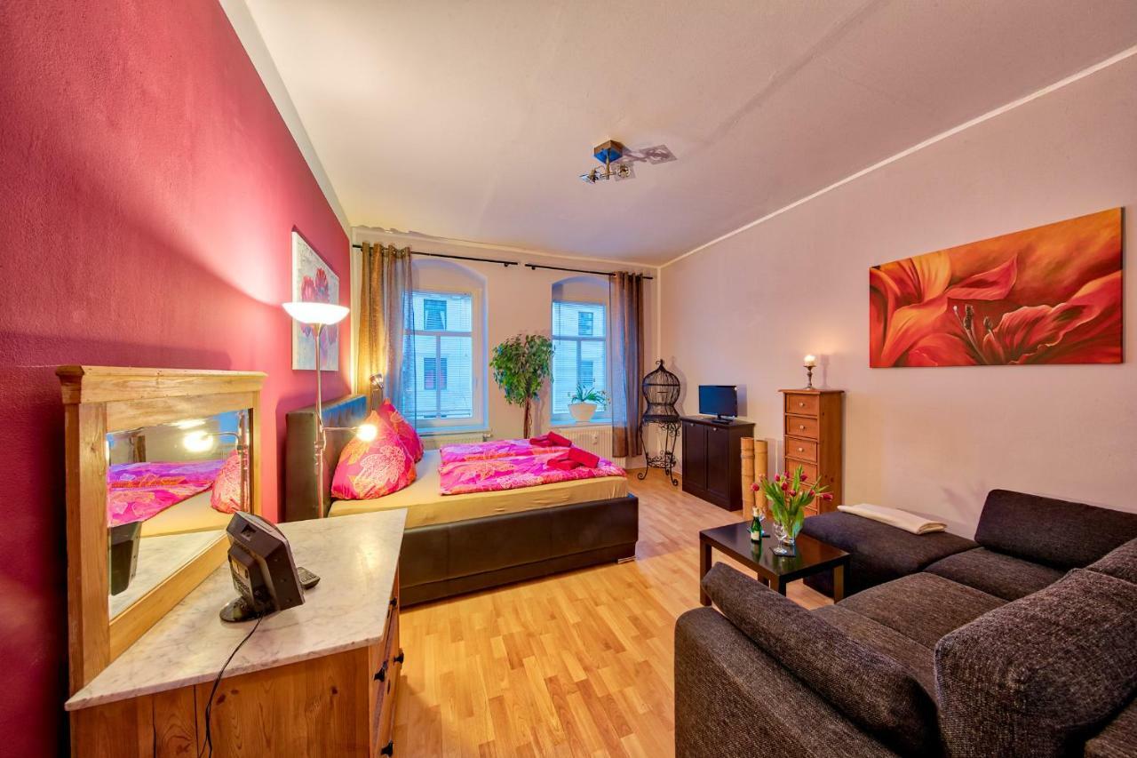 Ferienwohnung Residenz Bis 6 Gaeste , Ferienwohnung Dresden Bis 4 Gaeste, Ferienwohnung Elbflorenz Bis 2 Gaeste エクステリア 写真