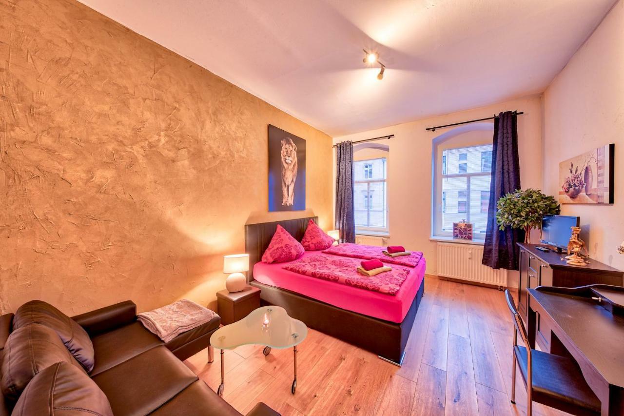 Ferienwohnung Residenz Bis 6 Gaeste , Ferienwohnung Dresden Bis 4 Gaeste, Ferienwohnung Elbflorenz Bis 2 Gaeste エクステリア 写真