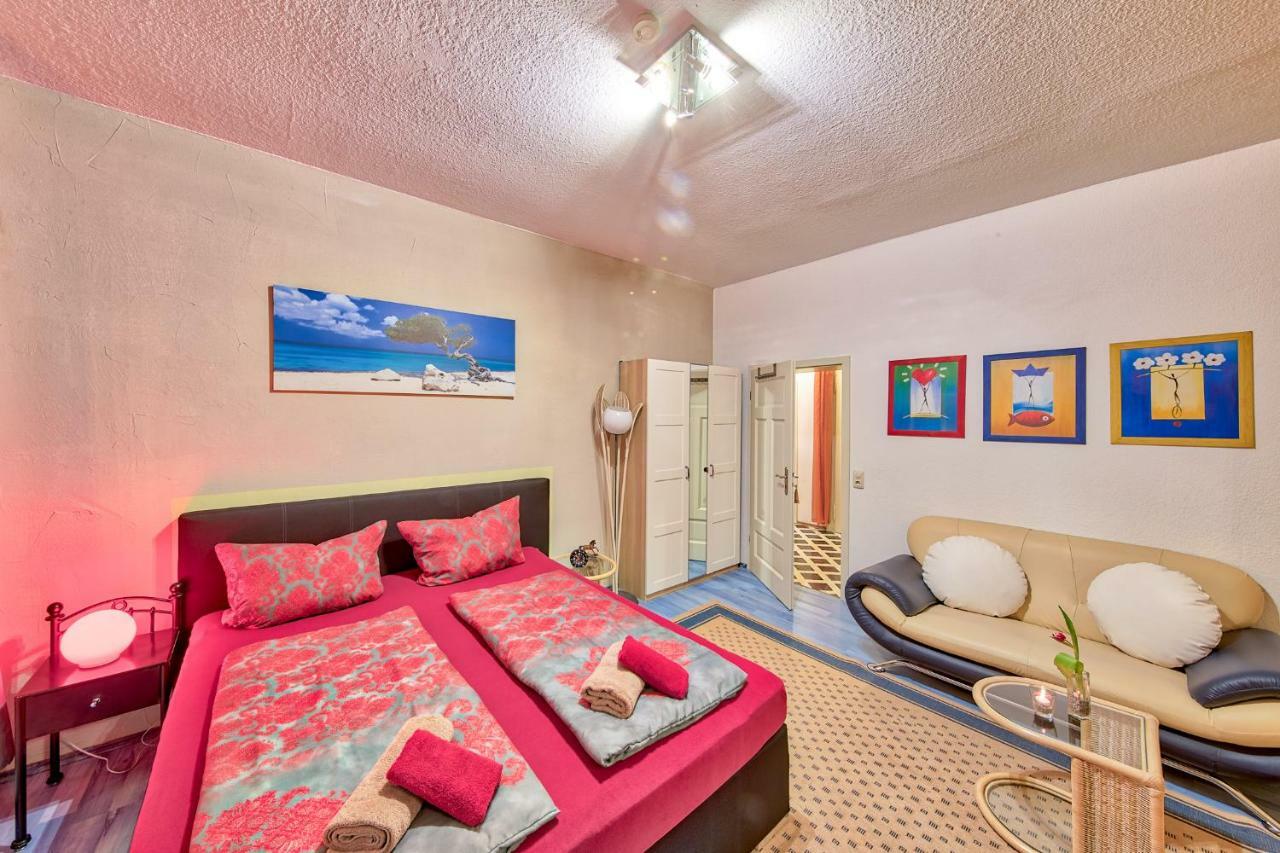 Ferienwohnung Residenz Bis 6 Gaeste , Ferienwohnung Dresden Bis 4 Gaeste, Ferienwohnung Elbflorenz Bis 2 Gaeste エクステリア 写真