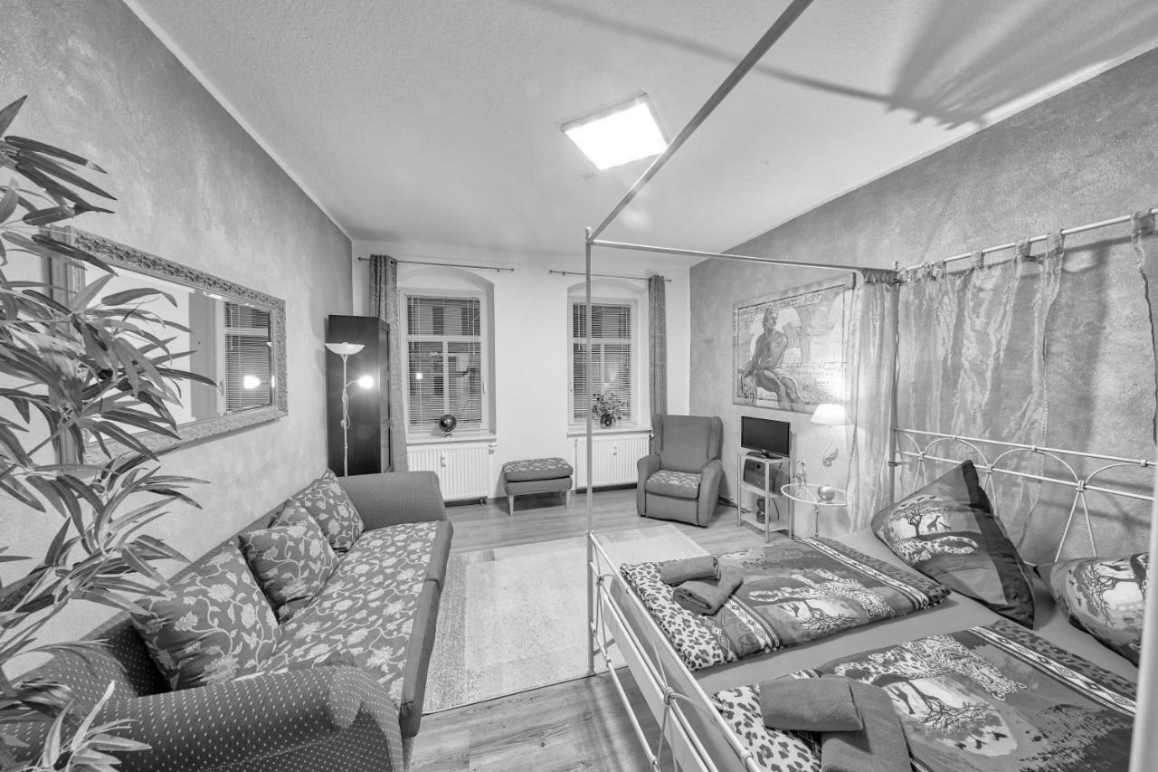 Ferienwohnung Residenz Bis 6 Gaeste , Ferienwohnung Dresden Bis 4 Gaeste, Ferienwohnung Elbflorenz Bis 2 Gaeste エクステリア 写真